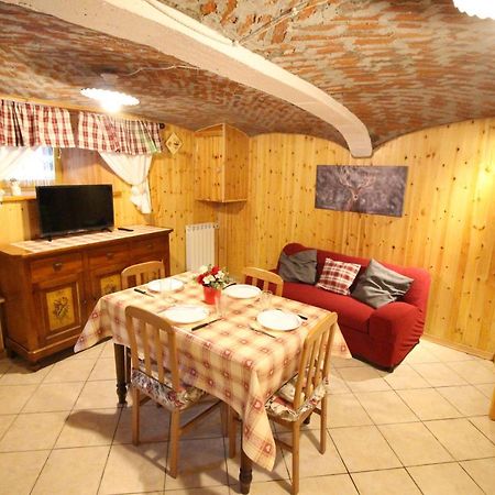 L'Ermellino Bilocale In Centro - Affitti Brevi Italia Apartment Brusson Exterior foto